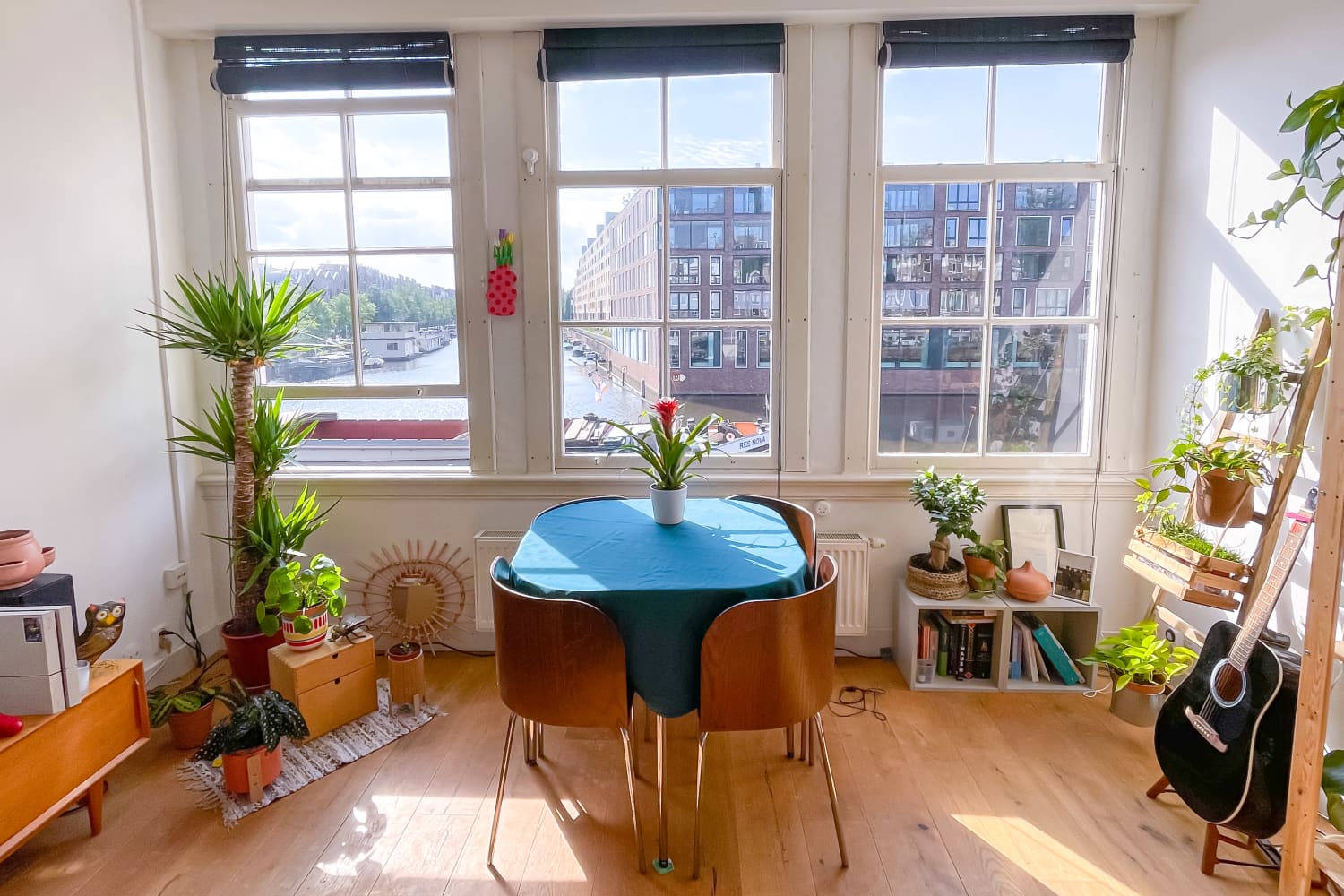 484-square-foot-amsterdam-home-photos-apartment-therapy